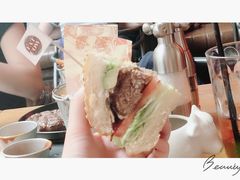 -FAT COW(虹梅路店)