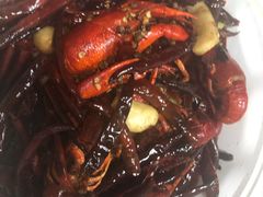 至尊香辣手抓龙虾-东厨虾煌(电子街店)