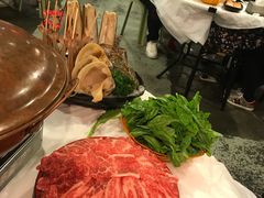 -鲜入围煮花胶鸡海鲜火锅