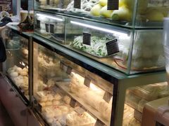 面包甜点陈列柜-白玉兰食品(甜云店)