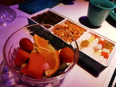 开胃小菜和餐前水果-荷塘秋月·本帮江浙菜(国权路店)