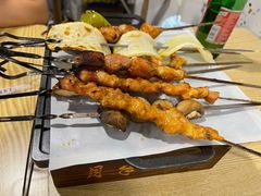 月半松板肉-月半小炉焖烤