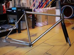 -胡子渣渣死飞单车工作室(龙缘花园店)