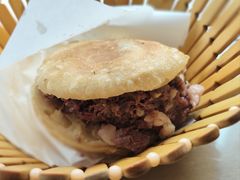 -闫家驴肉老店(华电一校店)