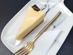 -UNI UNI(环亚凯瑟琳店)