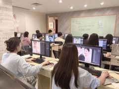 -金夫人化妆摄影职业培训学校