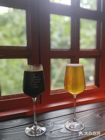 ##0元玩转这座城  你见过用红酒杯装的啤酒吗