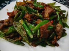 -临江餐馆二楼美食部落