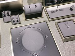 -梵克雅宝(国贸商城店)