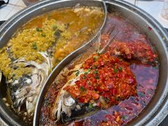-阿瓦山寨·湘菜现炒·剁椒鱼头王(咸阳总店)