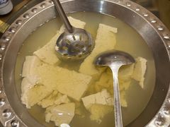 -石磨豆花家常菜·牦牛排土火锅
