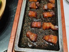 -红鼎豆捞·非遗鲍皇汤火锅(宝丰路店)