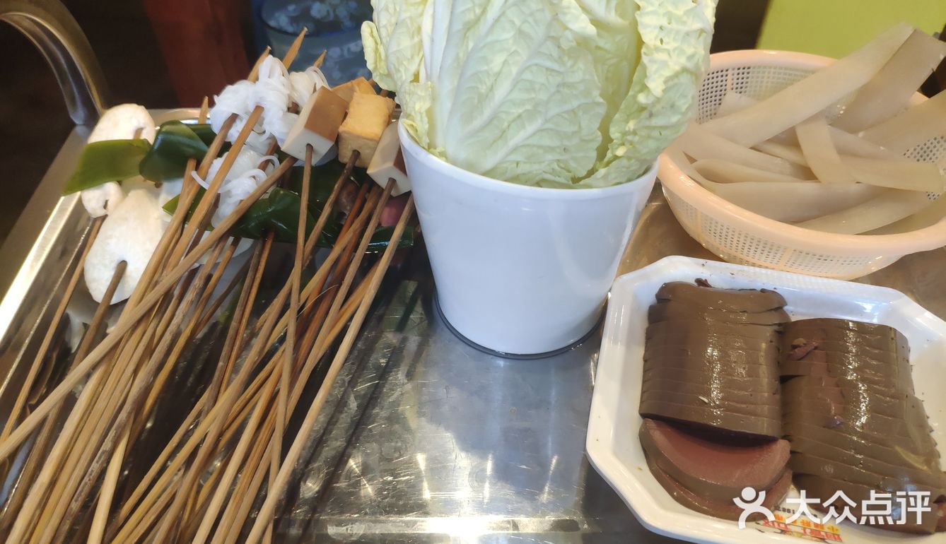 味道很正。要的鸳鸯锅底，但是还是辣的过瘾