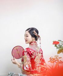 -艾朵婚纱