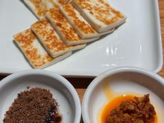 瓦片烤乳扇-一坐一忘云南菜(北京skp店)