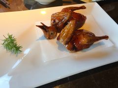 脆皮乳鸽-新荣记(BFC外滩金融中心店)