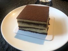 -河畔春天时尚餐厅