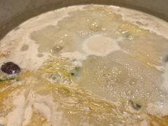-洪氏嗨捞·广东猪肚鸡·椰子鸡火锅(西咸万象城店)