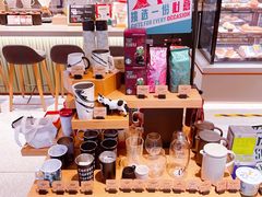 零售区-星巴克臻选(上海中环广场2F店)