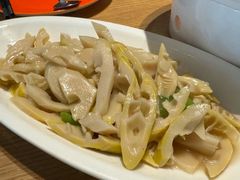 -渝信川菜 · 川味家常菜(财富购物中心店)