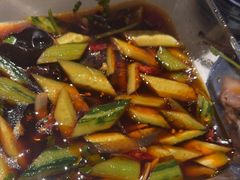 -八府香鸭·啫啫煲(华山路店)