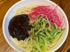 炸酱面-老天桥酱肉烧饼夹肘子(天桥店)