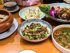 -老滇山寨•云南特色菜•地方菜•民族风情歌舞表演(金碧店)