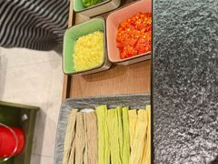 -得意咚瓜·顺德鱼生·冬瓜火锅(深圳首店)