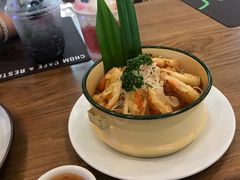 -Chom Cafe and Restaurant