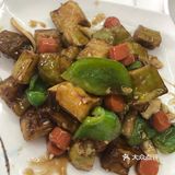 鲅鱼饺子很鲜，八宝鱼很新鲜，很嫩