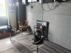 -VR 间客漫·PS电玩·虚拟现实包间游戏电竞(街道口店)