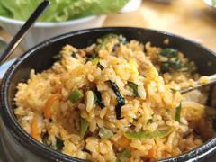 传统石锅拌饭-唯成•韩国炭火烤肉 유성고기