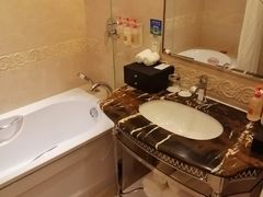 -河南中州皇冠假日酒店