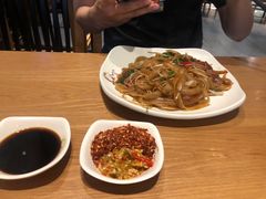 牛肉炒河粉-皇城坝小吃(科华成都王府井购物中心店)