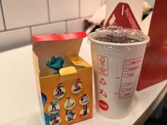 -麦当劳(上海虹桥站30B检票口楼上)