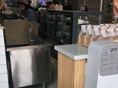 -焙丽拾光(麦凯乐直营店)