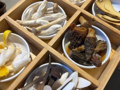 至尊山珍菌拼盘-阿婆情腊排骨火锅·野生菌季(古城旗舰店)