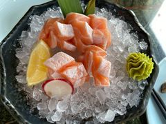 三文鱼腩刺生-炙柒Sekinana·精致料理 烧鸟·铁板烧(海上世界店)