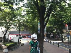 -梨大女人街