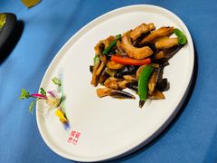 炒菌菇-馋遇江南·精致湖景雅宴(东方之门店)