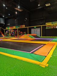 -蹦蹦跳跳(新奥购物中心店)