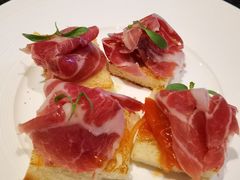 帕尔马火腿/ 软烤吐司/自制酸-wineapp葡萄酒餐吧(外滩金融中心店)