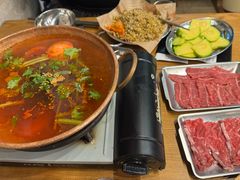 昆明酸菜牛肉火锅-麒麟风烤牛肉·云南烧烤小排档(丹凤街店)