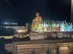 -瑰丽酒店·海吧·天际下午茶·现场DJ·天台酒吧