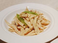 芹菜拌腐竹-唐拉雅秀酒店-唐苑中餐厅