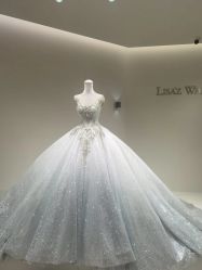 点击看大图 -Renee芮亦婚纱