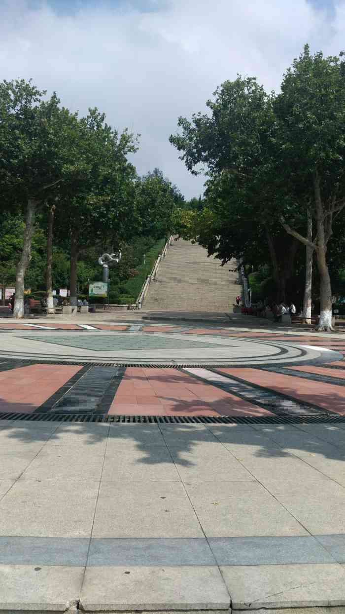 贮水山儿童公园-"每次都听说山上公园有菜市场,这次终于去探.