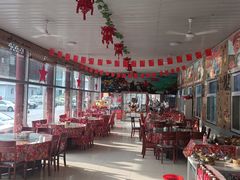-何适山庄·团餐住宿(水长城P2停车场店)