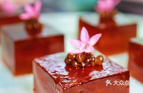 Caviar Amber Coral Jelly