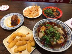 -爆炸头阿姨小四川正宗川味小吃(无任何分店)